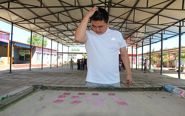 2016年公司舉行拓展培訓(xùn)活動合影留念(圖8) 2016年公司舉行拓展培訓(xùn)活動合影留念(圖8)